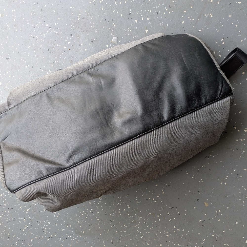 Lululemon Gray Gym Bag - Picture 4 of 5
